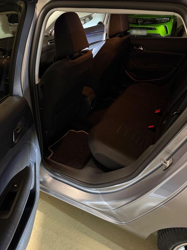 Peugeot 308 2014 — photo 10