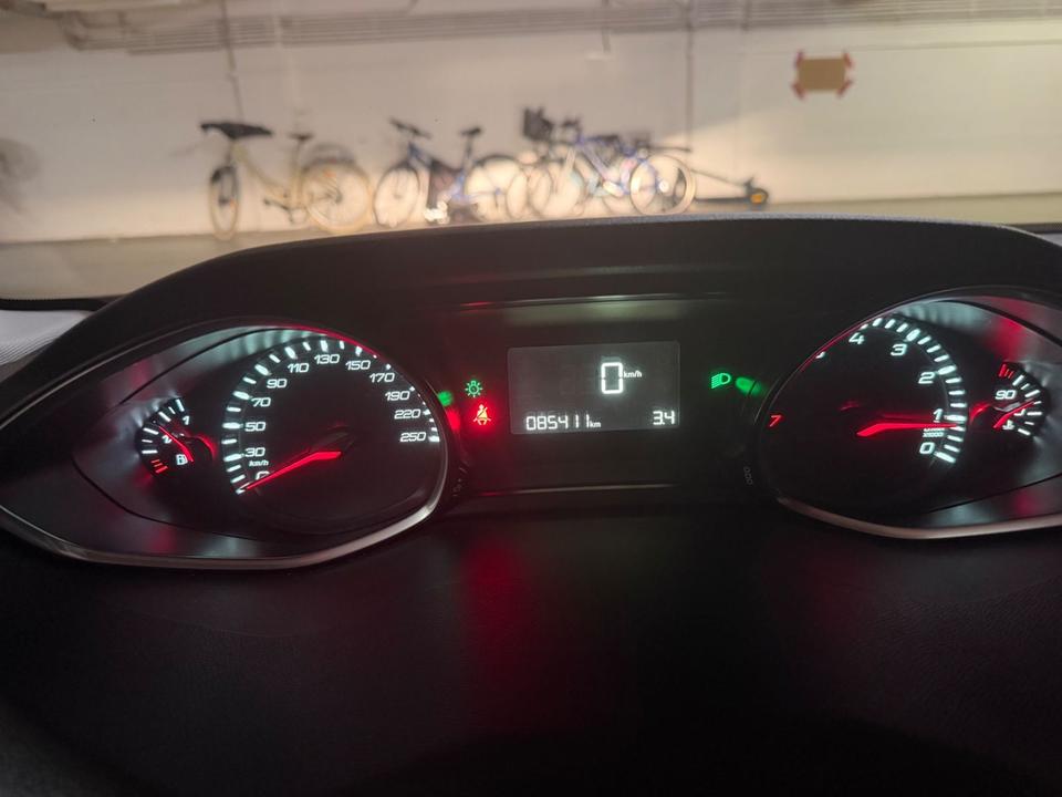 Peugeot 308 2014 — photo 14