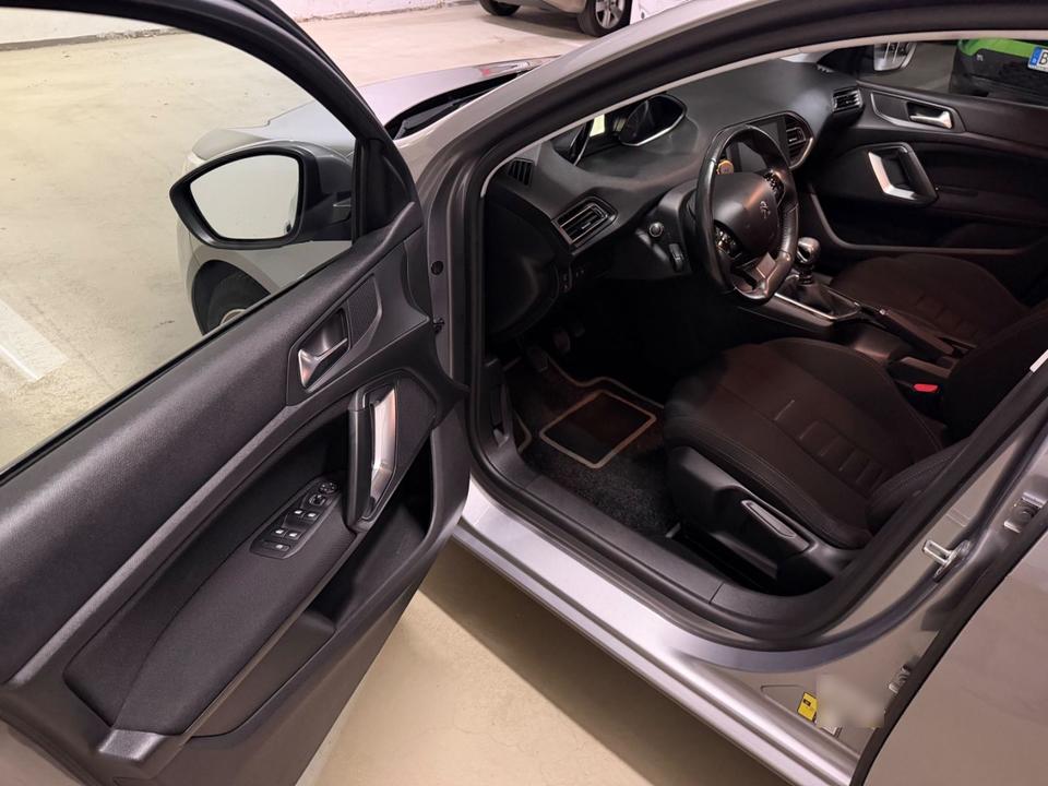Peugeot 308 2014 — photo 7