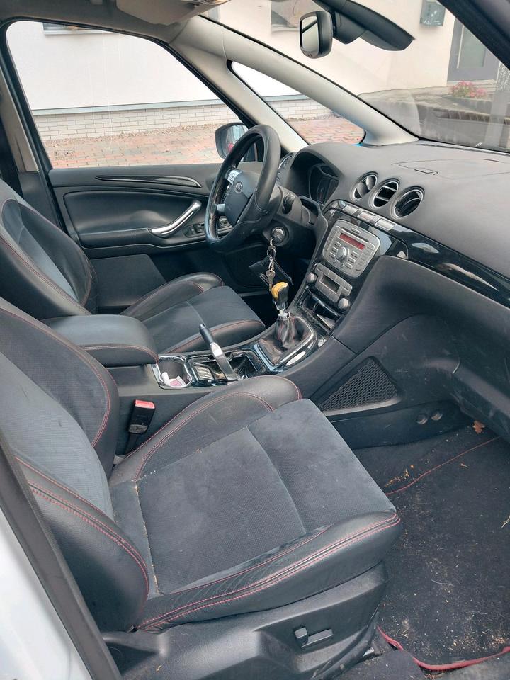 Ford C-Max 2009 — photo 6