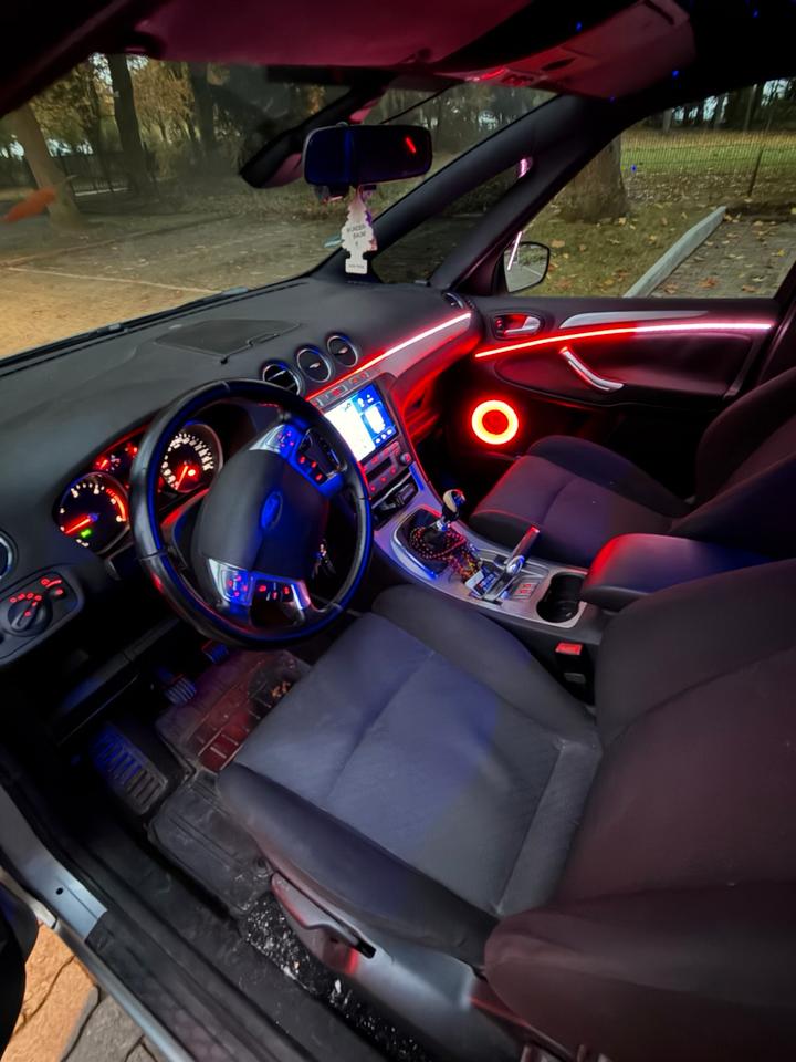 Ford S-Max 2010 — photo 8