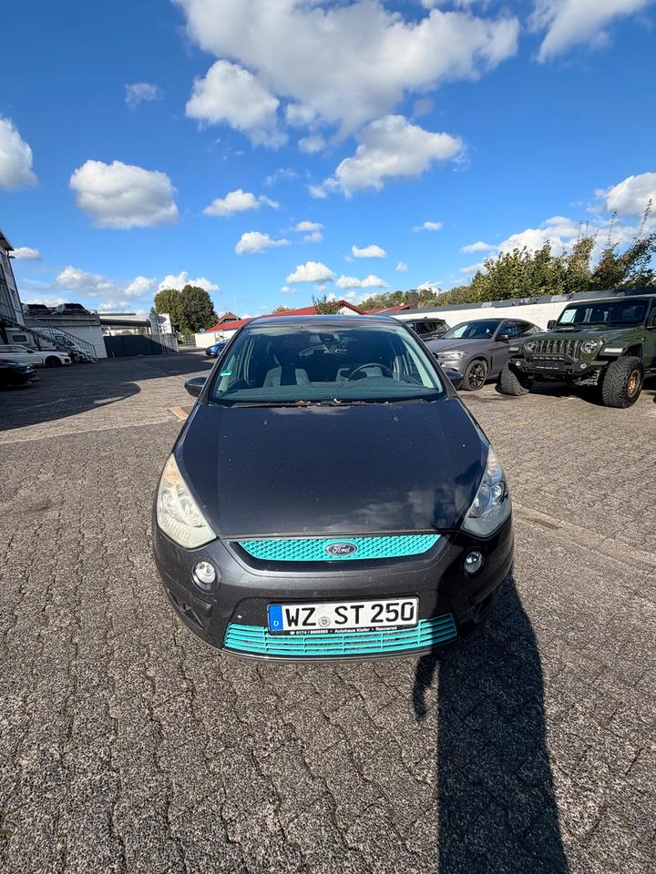 Ford S-Max 2007 — вигляд ззаду