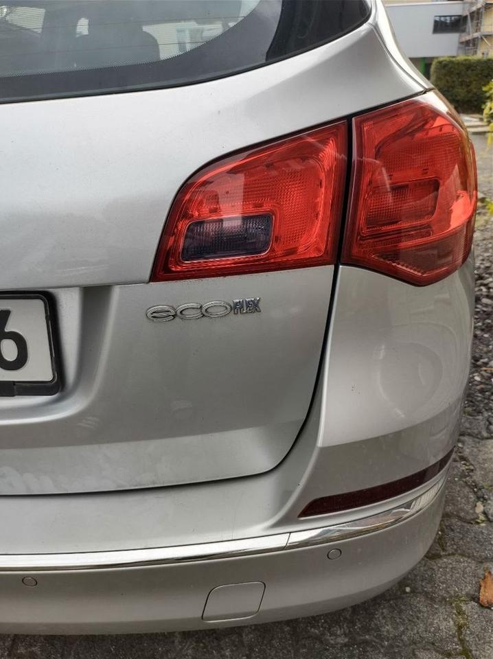 Opel Astra 2014 — photo 9