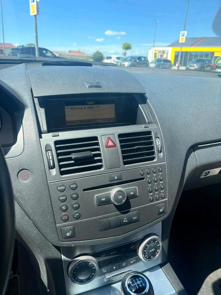 Mercedes Benz C 180 2010 — photo 14
