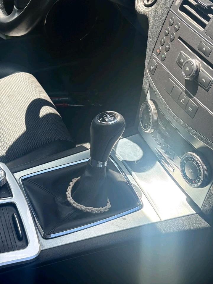 Mercedes Benz C 180 2010 — photo 19
