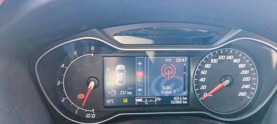Ford Mondeo 2011 — photo 10