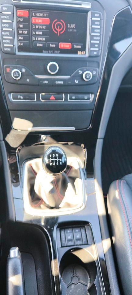 Ford Mondeo 2011 — photo 11