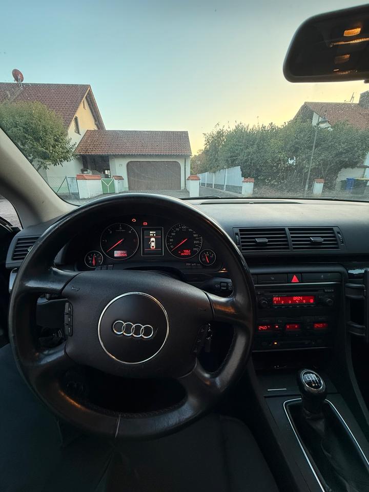 Audi A4 2004 — photo 13
