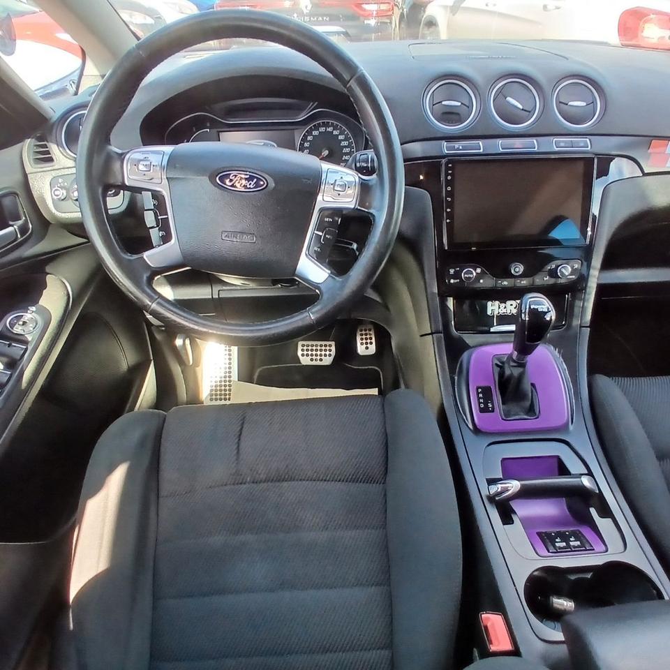 Ford S-Max 2011 — photo 12