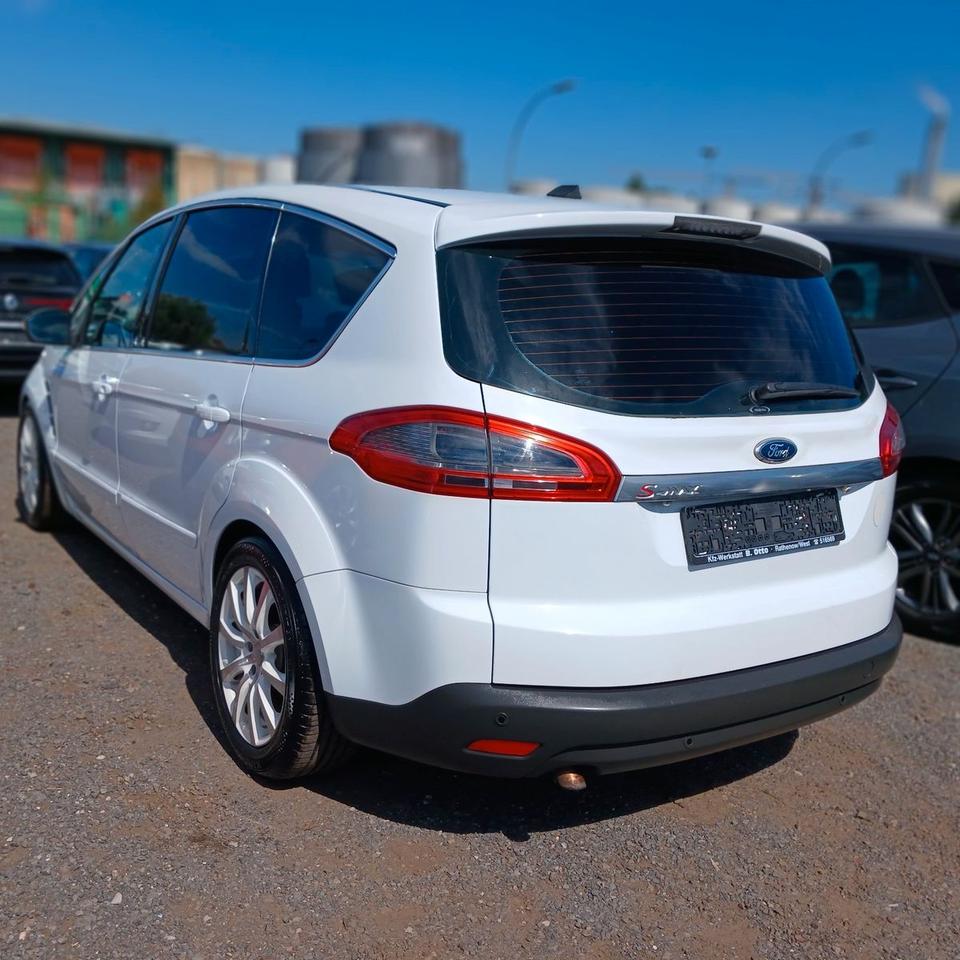 Ford S-Max 2011 — interior