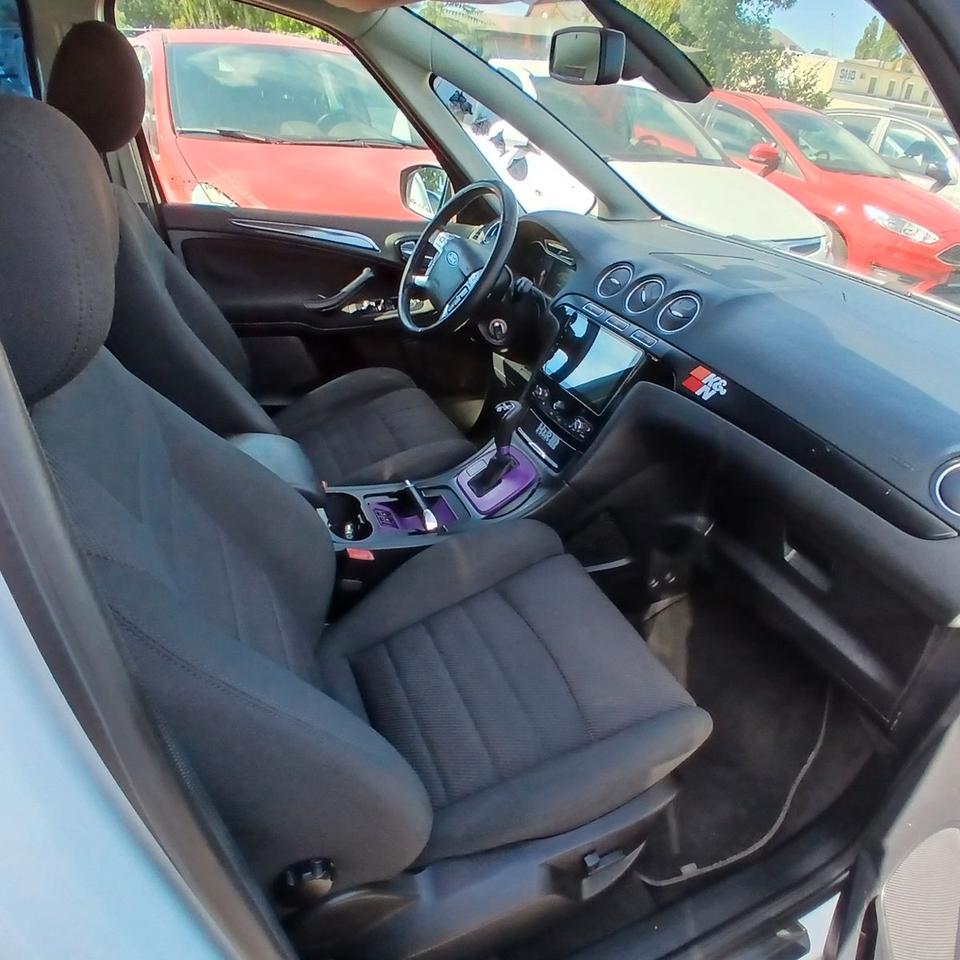 Ford S-Max 2011 — photo 9