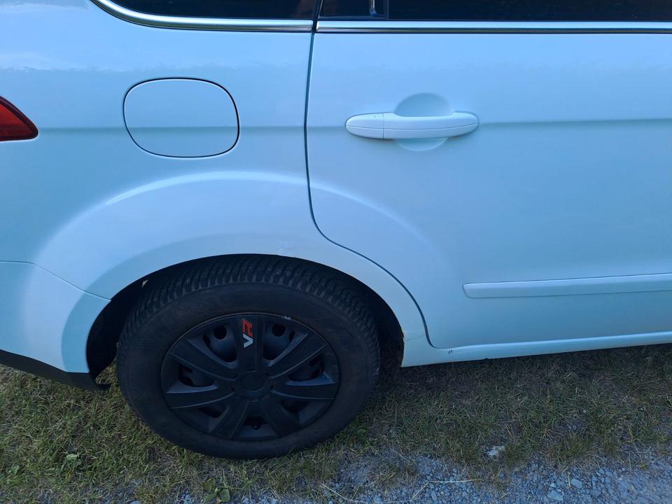 Ford S-Max 2011 — photo 9