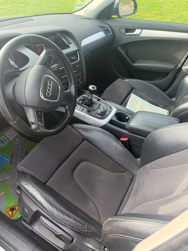 Audi A4 2011 — photo 6