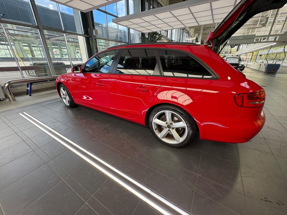 Audi A4 2010 — двигун