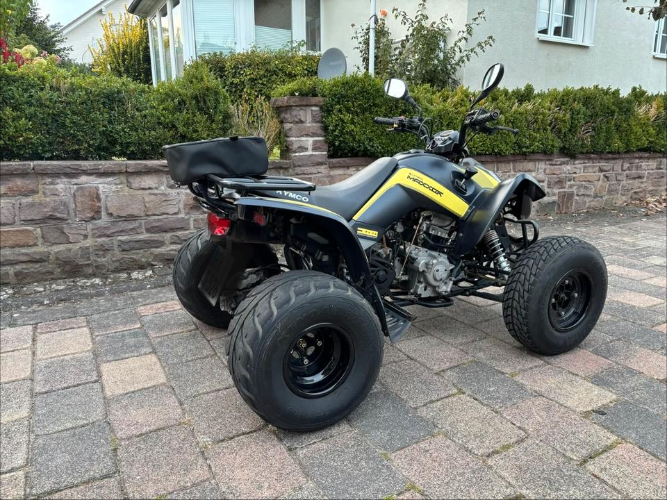 Kymco Maxxer 300 Supermoto 2015 — салон