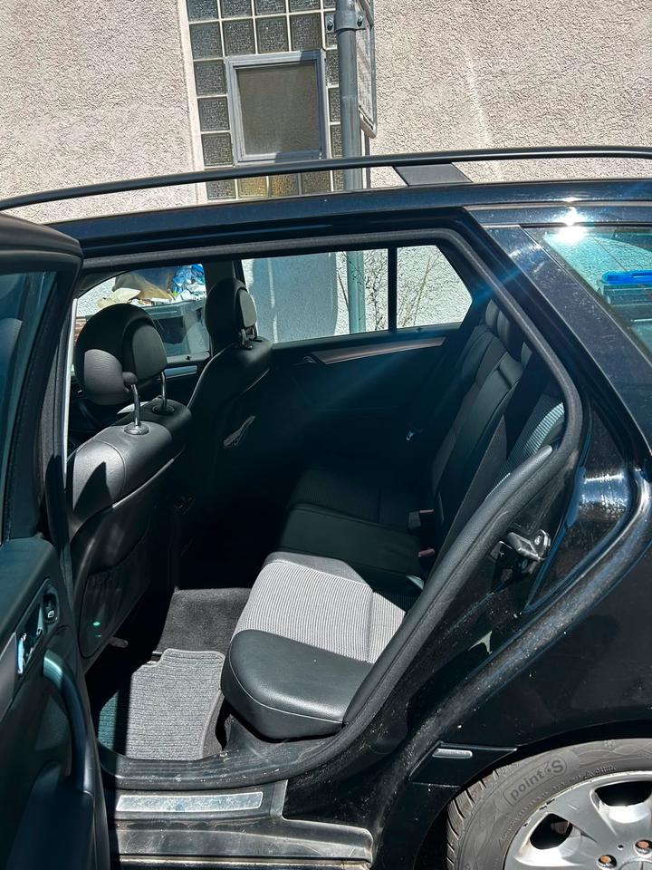 Mercedes Benz C 200 2005 — interior
