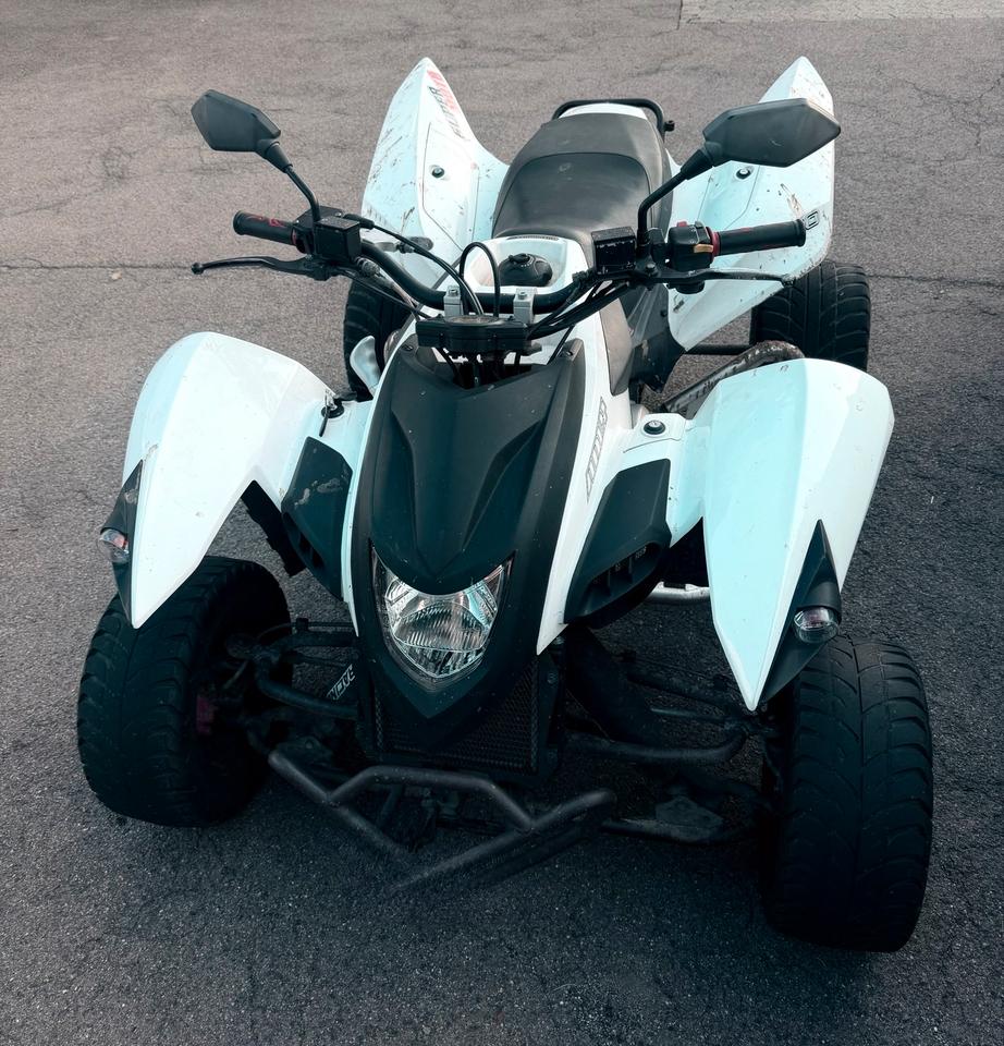 Weitere Motorräder Adly 320 S Quad weiß 2014 — vehicle for AFU Ukraine