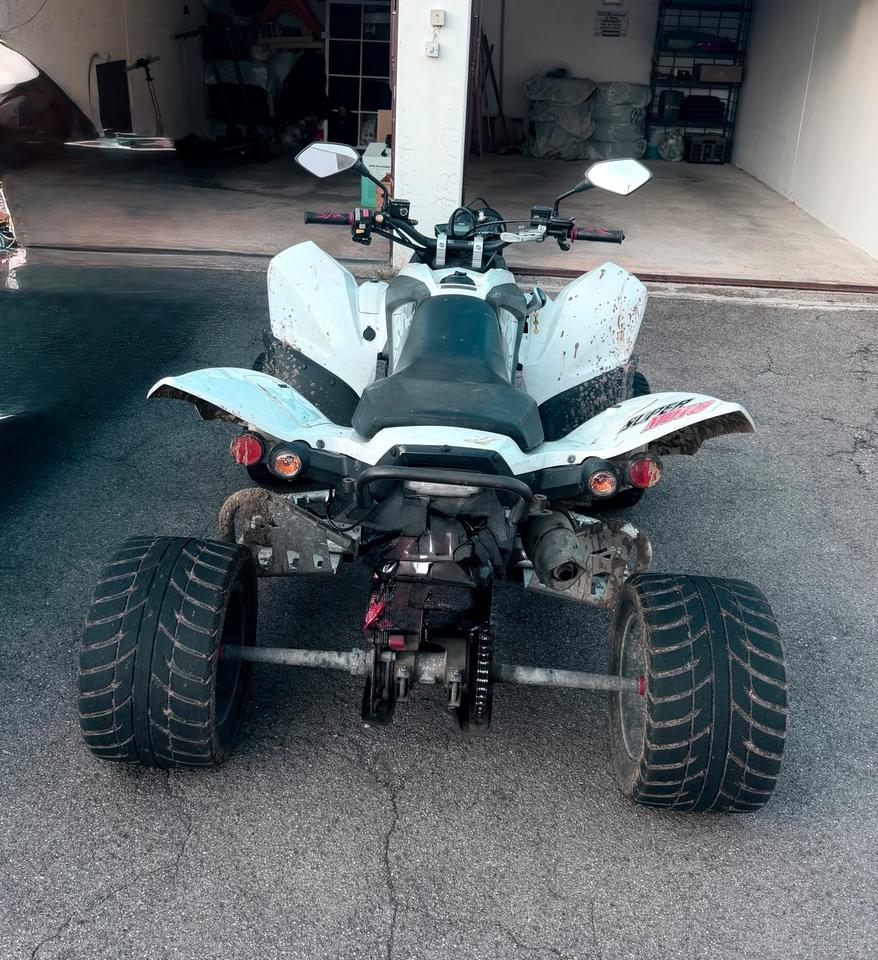 Weitere Motorräder Adly 320 S Quad weiß 2014 — rear view