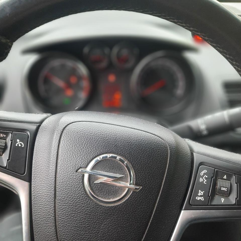 Opel Meriva 2012 — photo 8
