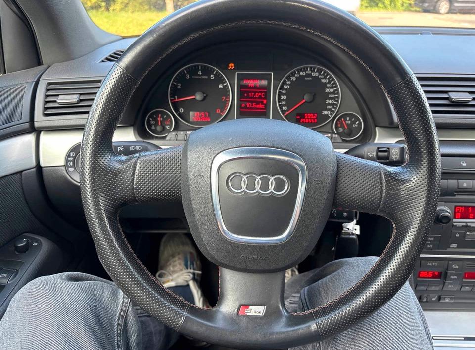 Audi A4 2005 — photo 13