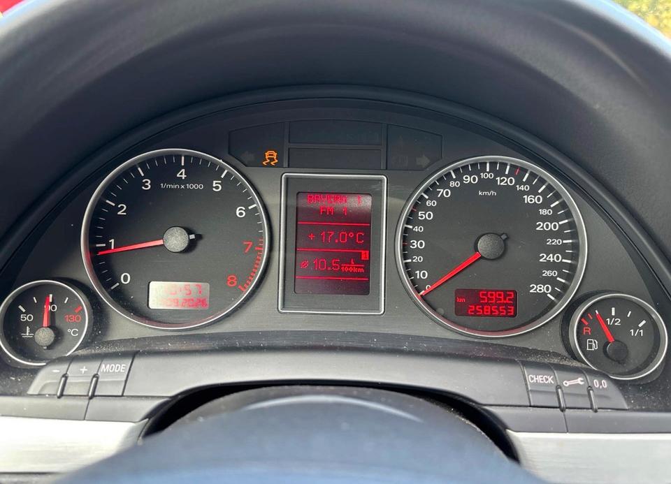 Audi A4 2005 — photo 8