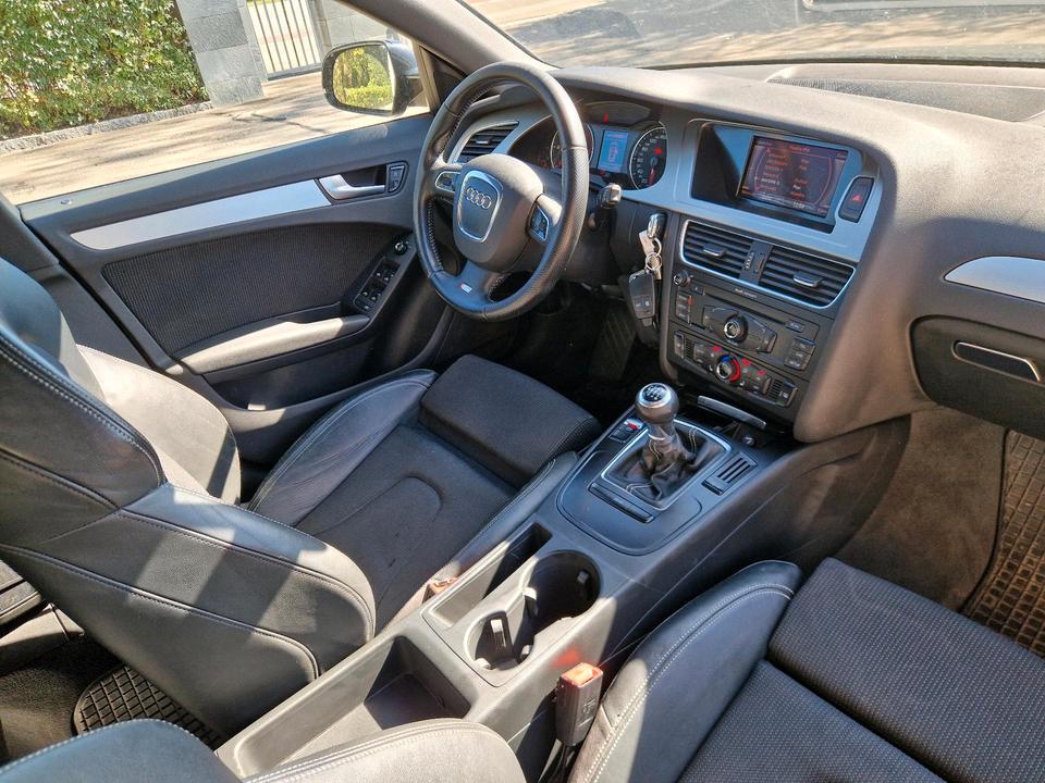 Audi A4 2011 — photo 10