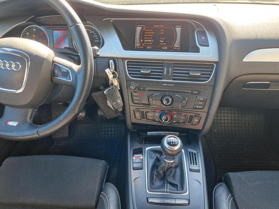 Audi A4 2011 — photo 12