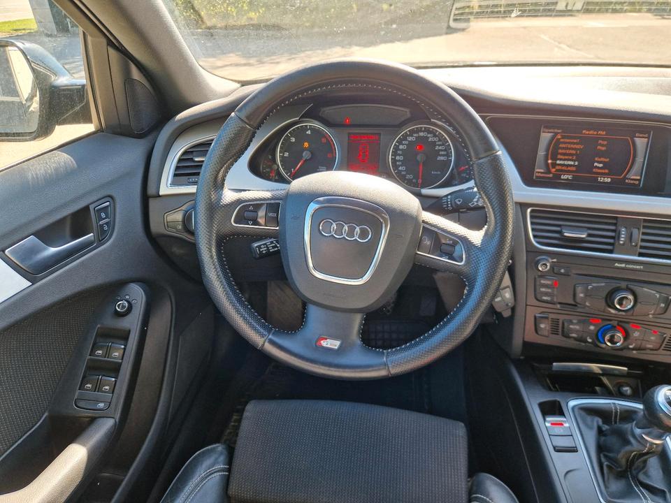 Audi A4 2011 — photo 13