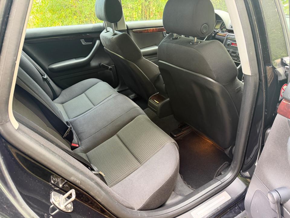 Audi A4 2005 — photo 13