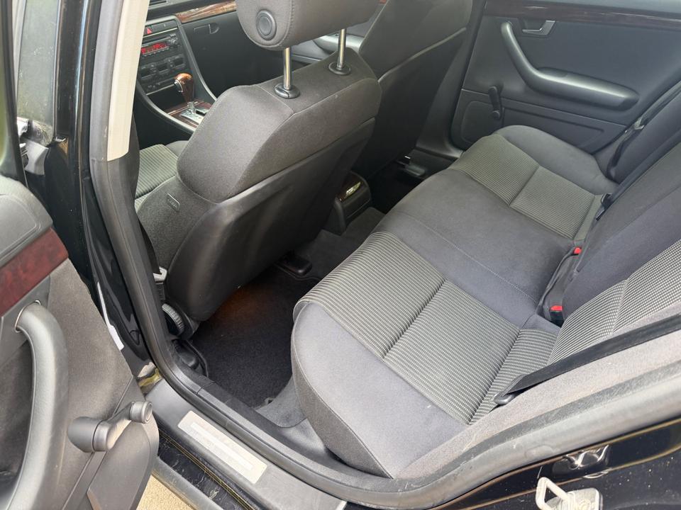 Audi A4 2005 — photo 14