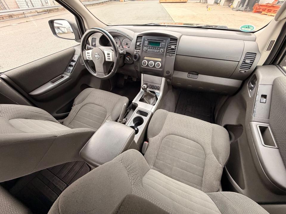 Nissan Navara 2012 — photo 6