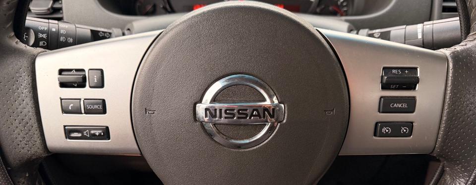 Nissan Navara 2012 — photo 9