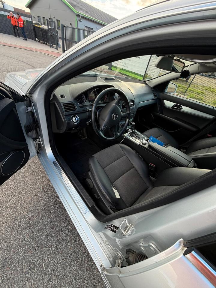 Mercedes Benz C 220 2010 — photo 6