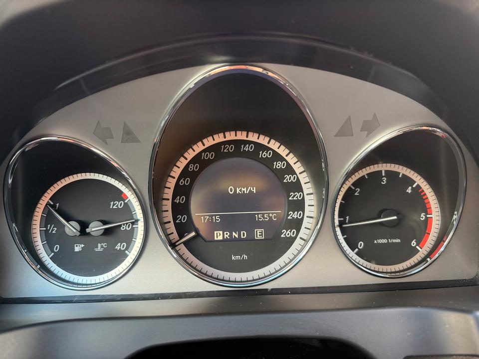 Mercedes Benz C 220 2010 — photo 7