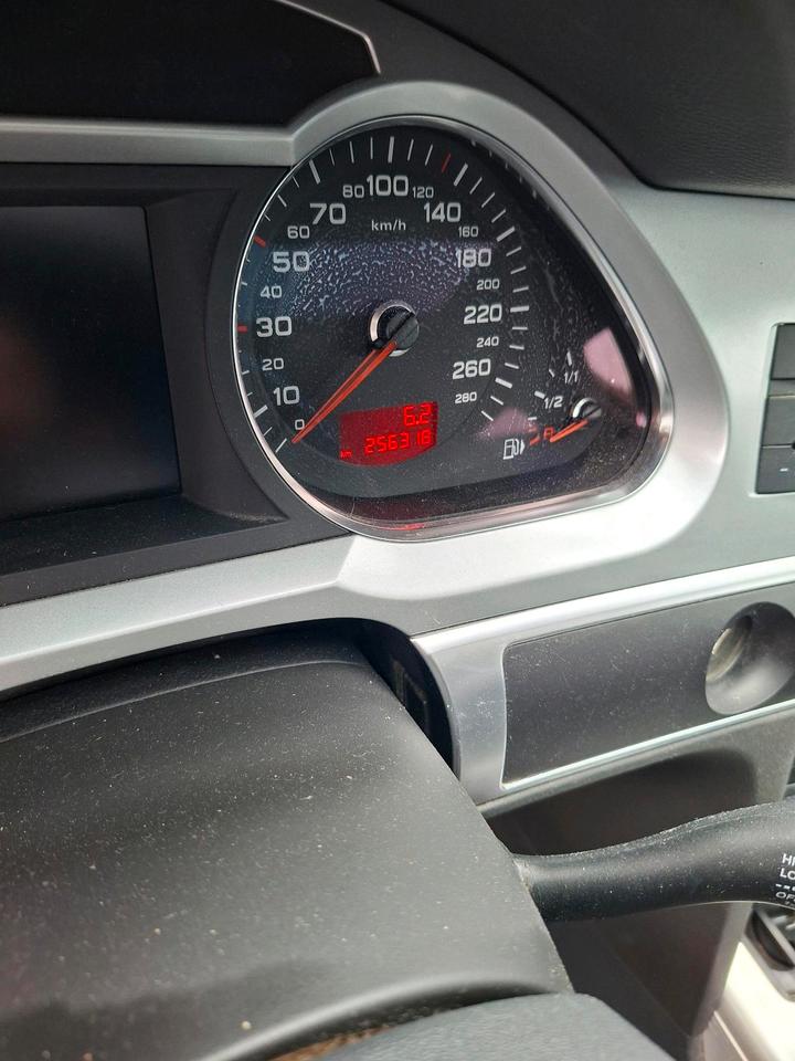 Audi A6 2009 — interior