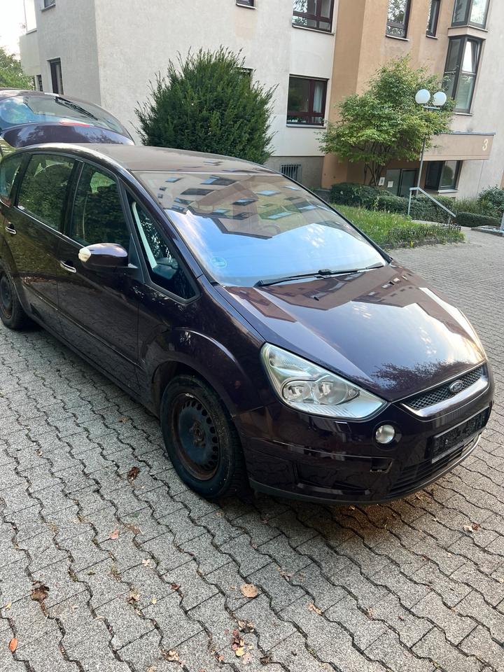 Ford S-Max 2008 — rear view