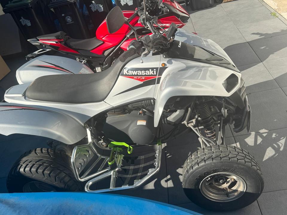 Kawasaki KFX 700 Kawasaki 2006 — interior