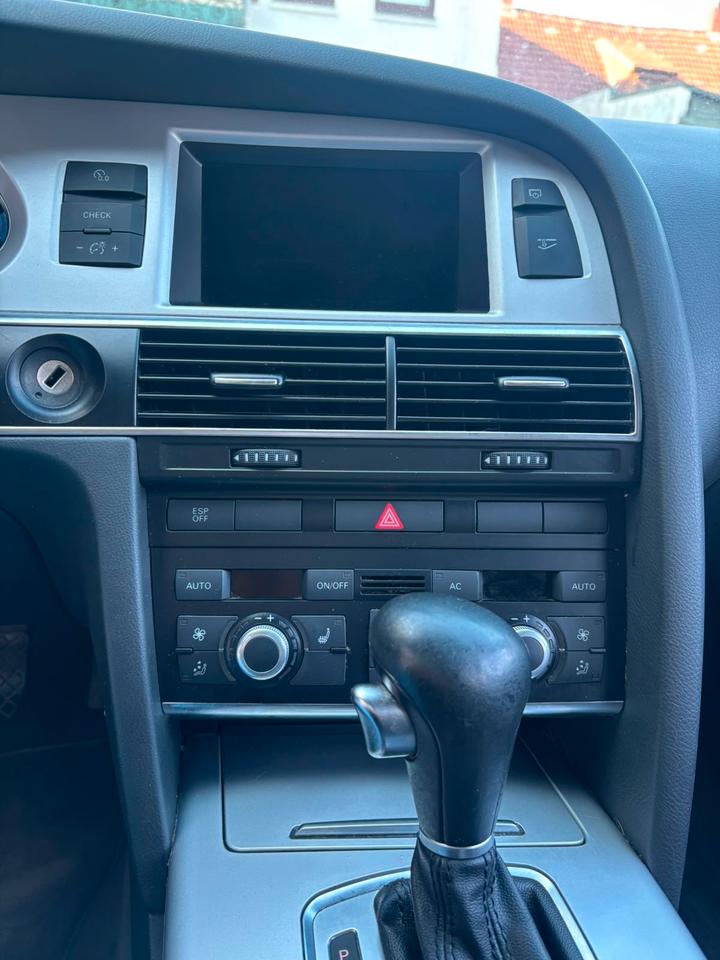 Audi A6 2011 — photo 8