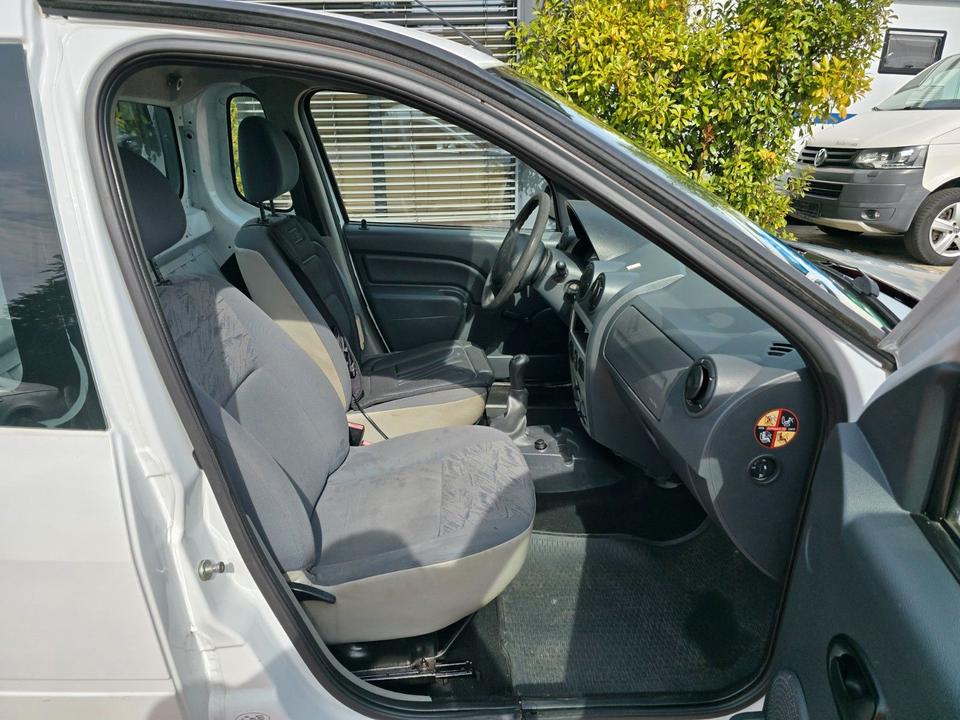 Dacia Logan Pick-Up 2012 — photo 24