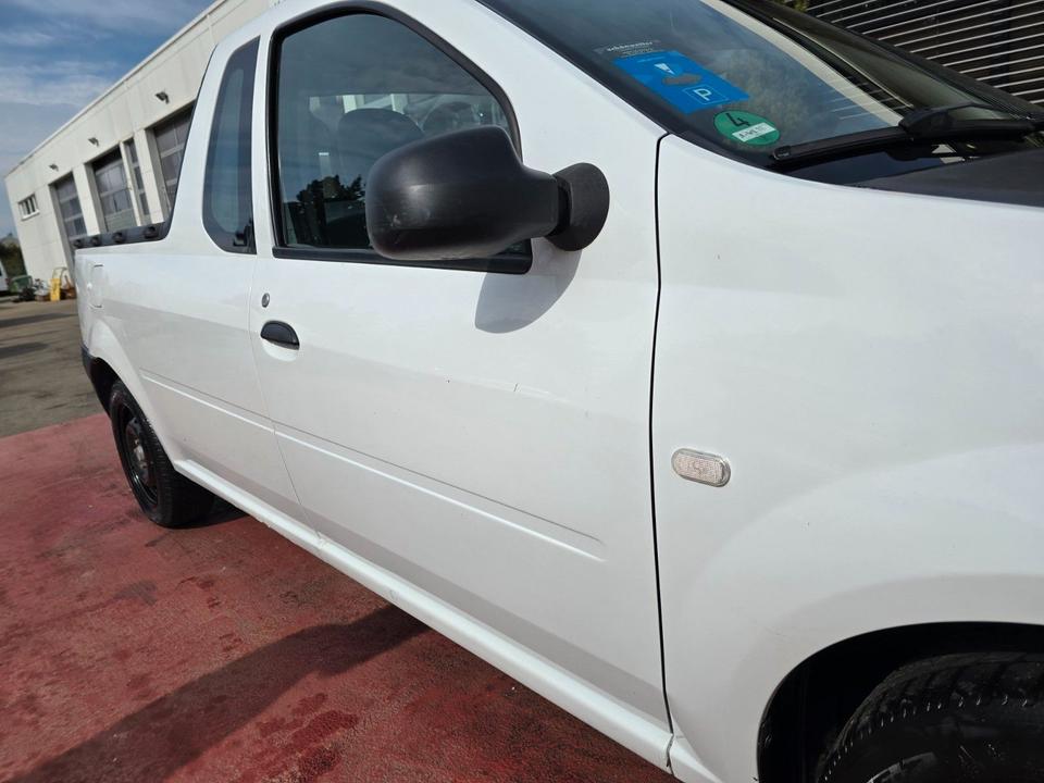 Dacia Logan Pick-Up 2012 — photo 28