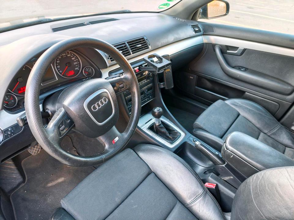 Audi A4 2005 — photo 20