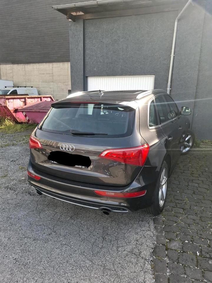 Audi Q5 2009 — двигун