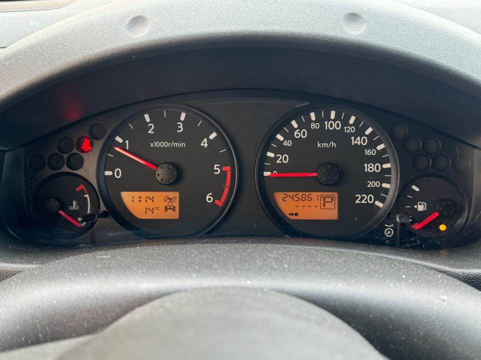 Nissan Navara 2007 — photo 10