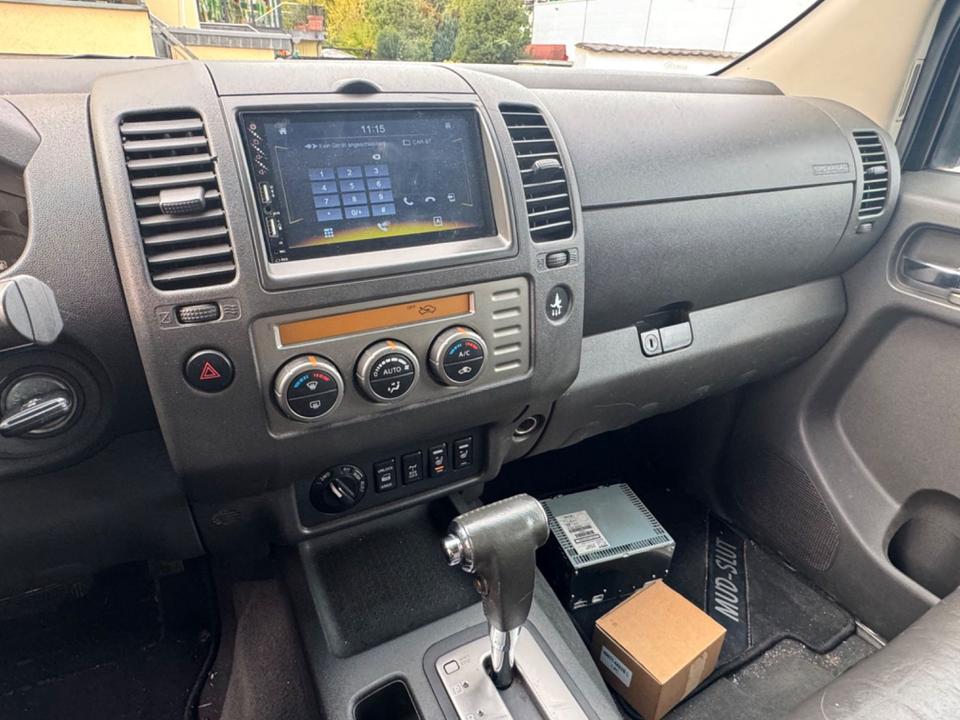 Nissan Navara 2007 — photo 9