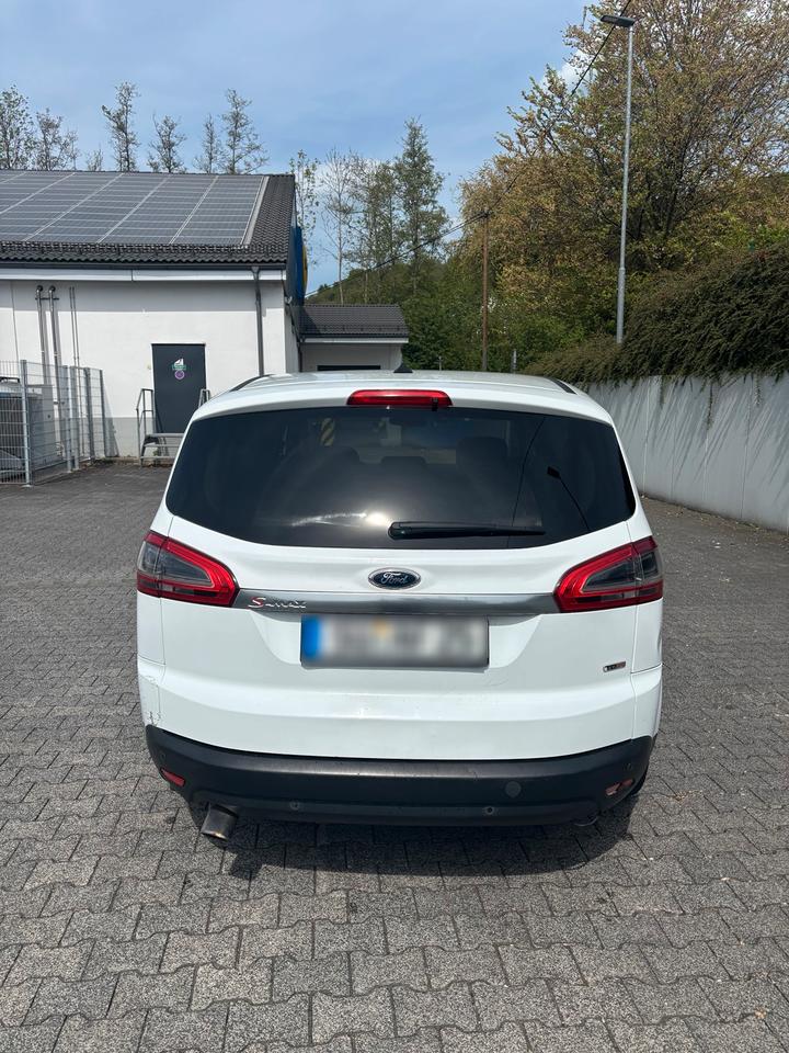 Ford C-Max 2011 — двигун