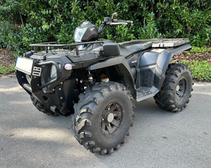 Weitere Motorräder Gelöscht • Polaris Sportsman 800 EFI H.O. **Schneeschild Gepäckbox** 2008 — interior