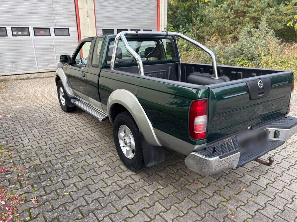 Nissan PickUp 2005 — engine