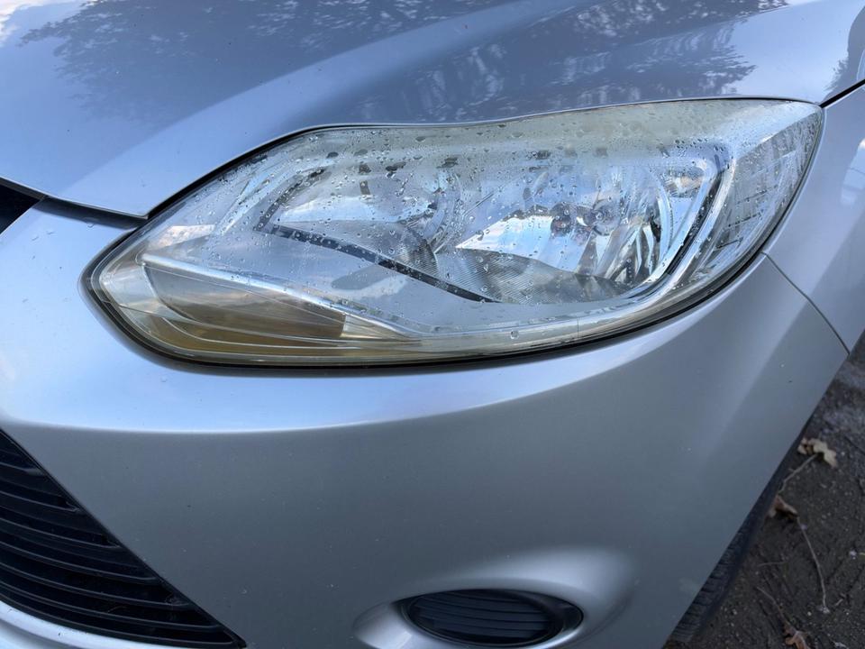 Ford Focus 2011 — engine