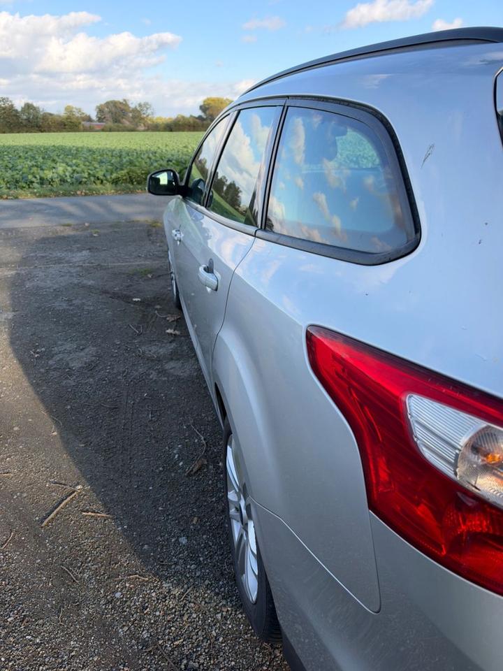 Ford Focus 2011 — photo 5