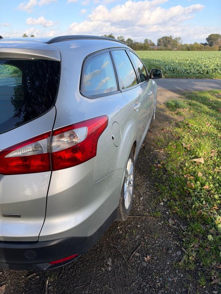 Ford Focus 2011 — photo 7